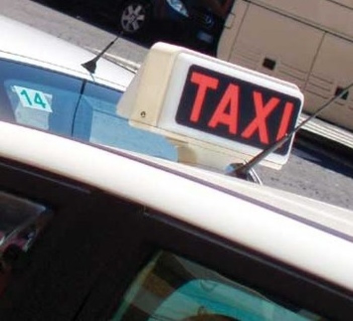 Taxi-Ncc, Lega: Guai a chi prova blitz ferragosto su decreti attuativi