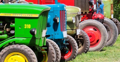 Cinzano di Santa Vittoria d’Alba, torna il Tractor Beer Fest tra tradizione e convivialità Cinzano di Santa Vittoria d’Alba, torna il Tractor Beer Fest tra tradizione e convivialità