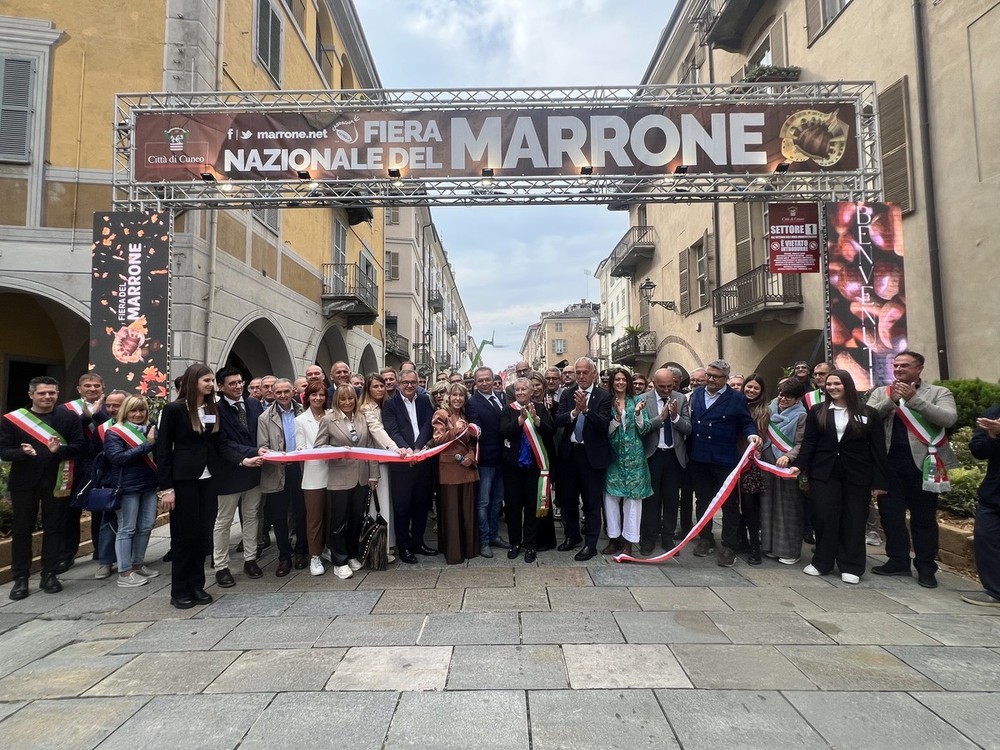 EVENTI / Weekend d’autunno in Granda: tra la Fiera del Marrone, sagre e castelli aperti EVENTI / Weekend d’autunno in Granda: tra la Fiera del Marrone, sagre e castelli aperti