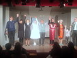 Applauso finale al cast della Compagnia La Scossa a fine rappresentazione de Il Cappotto