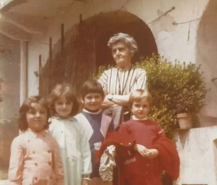 Borgo San Dalmazzo, in frazione Beguda la strada in memoria della maestra Lucia Cucchietti Borgo San Dalmazzo, in frazione Beguda la strada in memoria della maestra Lucia Cucchietti
