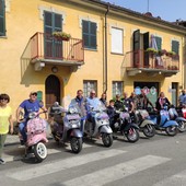 Fossano, motori e valori in festa: Vespa Club e Polizia di Stato insieme in piazza Manfredi