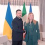 Meloni vede Zelensky, incontro al vertice Nato di Ankara Meloni vede Zelensky, incontro al vertice Nato di Ankara