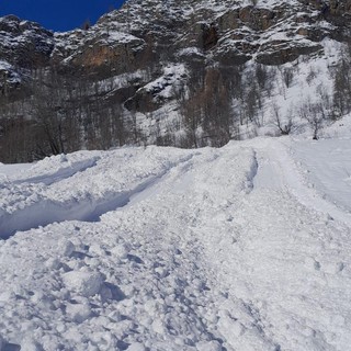 Le valanghe sulla provinciale tra Canosio e Preit, in alta valle Maira