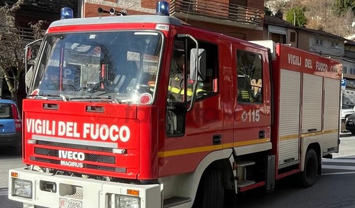 Incendio garage a Ormea: distrutta la vettura parcheggiata all'interno e ingenti danni alla struttura