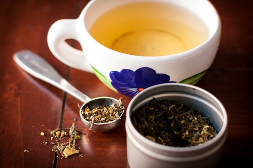 Come preparare un infuso perfetto: tutto quello che conta davvero nella scelta delle erbe