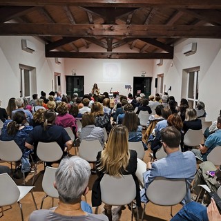Emozione a Margarita per “Donne nel mondo: storie, percorsi e orizzonti di libertà” Emozione a Margarita per “Donne nel mondo: storie, percorsi e orizzonti di libertà”