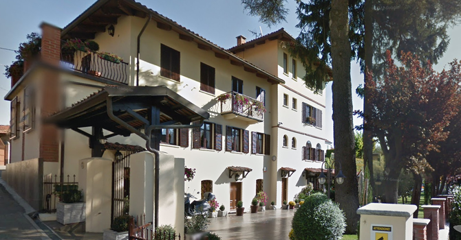 La villa con piscina confiscata su richiesta della Procura di Asti La villa con piscina confiscata su richiesta della Procura di Asti