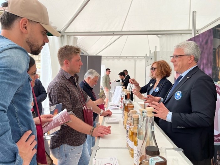 Vinum, oltre 5.000 degustazioni di grappa ad Alba Vinum, oltre 5.000 degustazioni di grappa ad Alba