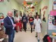 Una delle tante iniziative nel reparto di Pediatria dell'ospedale di Cuneo. In foto il direttore generale Tranchida e la primaria dottoressa Tappi