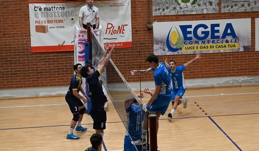 Volley maschile Serie C: il VBC Mondovì chiude la regular season con il botto, 3-2 contro la capolista Linguì Torino
