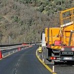 Statale 28, viadotto Uveghi: Anas revoca il divieto per i mezzi oltre le 7,5 tonnellate Statale 28, viadotto Uveghi: Anas revoca il divieto per i mezzi oltre le 7,5 tonnellate