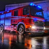 Revello, auto si ribalta all’alba: un ferito estratto dai Vigili del Fuoco