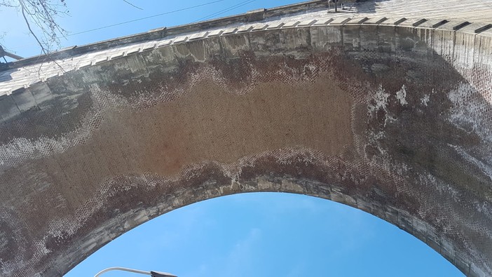 Suicidio sul viadotto Soleri: un uomo perde la vita Suicidio sul viadotto Soleri: un uomo perde la vita
