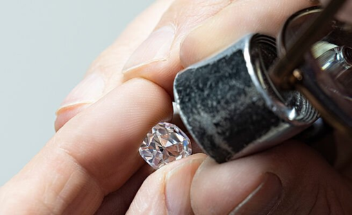 Come funziona la valutazione e vendita di diamanti nel mercato moderno