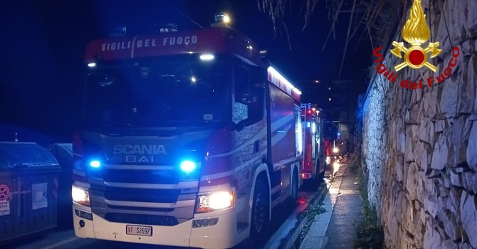 Notte di interventi per i vigili del fuoco: incidente sulla Bovesana, allarme monossido a Cuneo e scintille da una cabina elettrica a Piasco Notte di interventi per i vigili del fuoco: incidente sulla Bovesana, allarme monossido a Cuneo e scintille da una cabina elettrica a Piasco