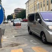 Cuneo, in via Bersezio settemila auto al giorno. L'assessore: "Viabilità da rivedere, ma il viale degli Angeli resta chiuso" Cuneo, in via Bersezio settemila auto al giorno. L'assessore: "Viabilità da rivedere, ma il viale degli Angeli resta chiuso"