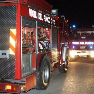 Auto in fiamme ieri sera sulla strada provinciale 282, verso Malone