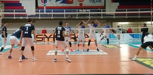 Volley A2/M: il Vbc Synergy Mondovì cede al tie-break contro Cantù