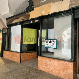 Cuneo, sempre più vetrine spente: il commercio di prossimità arretra e la città si interroga sul futuro Cuneo, sempre più vetrine spente: il commercio di prossimità arretra e la città si interroga sul futuro