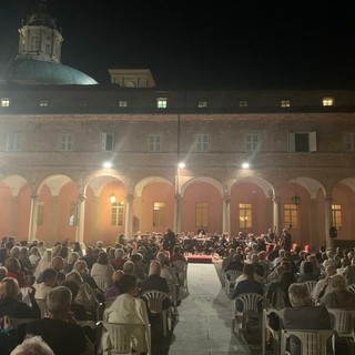 Vicoforte ha salutato l'estate con il tradizionale concerto dell'orchestra Bruni Vicoforte ha salutato l'estate con il tradizionale concerto dell'orchestra Bruni