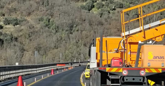 Statale 28, viadotto Uveghi: Anas revoca il divieto per i mezzi oltre le 7,5 tonnellate Statale 28, viadotto Uveghi: Anas revoca il divieto per i mezzi oltre le 7,5 tonnellate
