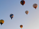 Vent'anni dell'Aero Club di Mondovì, mongolfiere in volo dall'alba