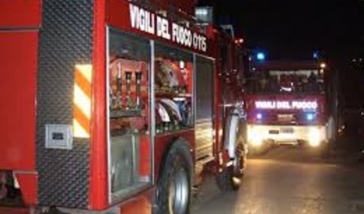 Auto in fiamme nella notte a Santa Vittoria d'Alba
