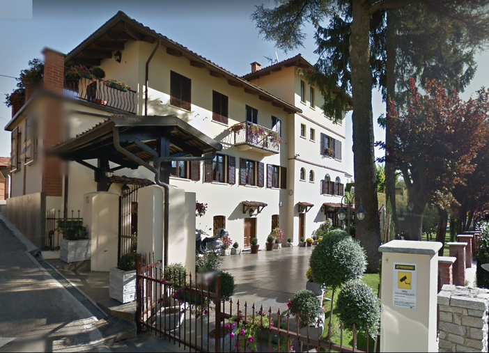 La villa con piscina confiscata su richiesta della Procura di Asti La villa con piscina confiscata su richiesta della Procura di Asti