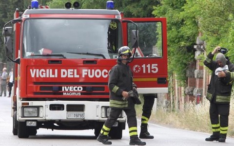 Ditta di scavi trancia un tubo del gas a Brondello: vigili del fuoco sul posto