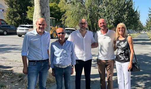 Il presidente Robaldo con i consiglieri provinciali Sannazzaro, Dovetta, Casale e il sindaco di Verzuolo Quaglia Il presidente Robaldo con i consiglieri provinciali Sannazzaro, Dovetta, Casale e il sindaco di Verzuolo Quaglia