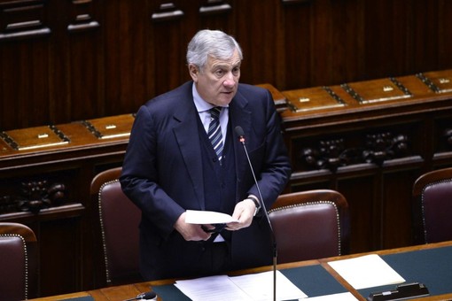 Tajani “Finito il pericolo ripristiniamo Schengen, Sanchez ha esagerato”
