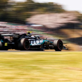 Antonelli fa il bis in Giappone e diventa leader del Mondiale