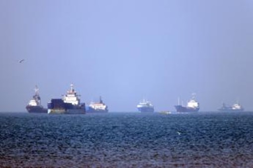 Accordo Iran-Usa, Trump: "Hormuz esente da pedaggi. Netanyahu? Dovrebbe esserci grato"