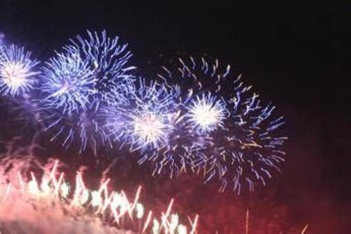 Capodanno e bambini, attenzione a fumi fuochi artificio: l'allarme dei pediatri Capodanno e bambini, attenzione a fumi fuochi artificio: l'allarme dei pediatri