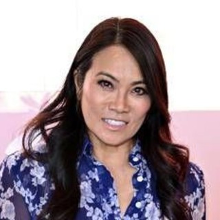 "Pensavo a una vampata invece era un ictus", la rivelazione della dottoressa Pimple Popper "Pensavo a una vampata invece era un ictus", la rivelazione della dottoressa Pimple Popper