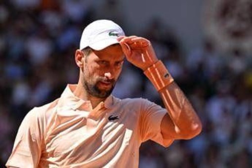 Djokovic, furia contro... un cameraman: cos'è successo con Fonseca Djokovic, furia contro... un cameraman: cos'è successo con Fonseca