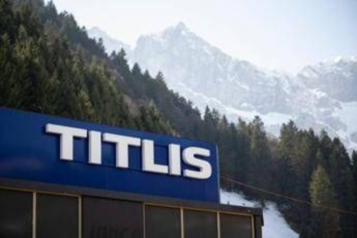 Svizzera, cabinovia precipita per il forte vento: almeno un morto a Engelberg