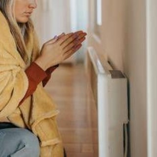 Riscaldamenti, via all'accensione dei termosifoni: le quattro linee guida per l’inverno Riscaldamenti, via all'accensione dei termosifoni: le quattro linee guida per l’inverno