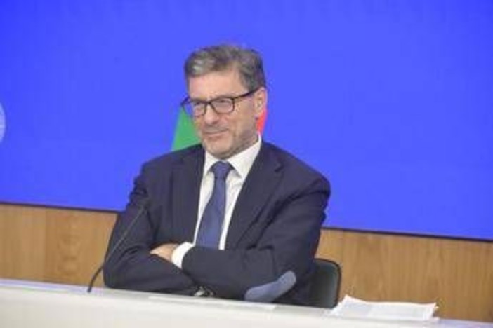 Manovra, dal fisco al lavoro: il Documento di bilancio stasera in Consiglio dei ministri Manovra, dal fisco al lavoro: il Documento di bilancio stasera in Consiglio dei ministri