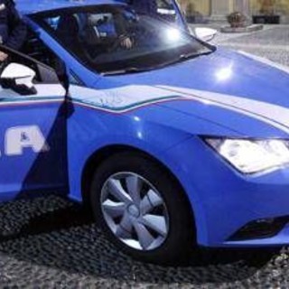 Rete antisemita e neonazista online, arrestato 19enne: chat chot e propaganda d’odio tra giovani e minorenni