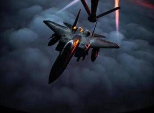 Iran, primo jet Usa colpito: F-15 costretto a atterraggio d'emergenza Iran, primo jet Usa colpito: F-15 costretto a atterraggio d'emergenza