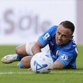Napoli, tegola Lobotka: problema alla caviglia sinistra, lo slovacco esce in barella