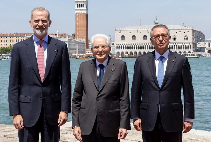 IA, Mattarella “Pochissimi privati travolgono ogni regola, l’Ue agisca” IA, Mattarella “Pochissimi privati travolgono ogni regola, l’Ue agisca”