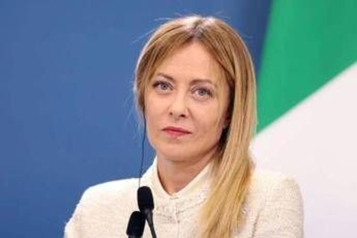 Italia, Francia, Regno Unito e Germania aprono a revoca sanzioni se Iran rispetta impegni su nucleare Italia, Francia, Regno Unito e Germania aprono a revoca sanzioni se Iran rispetta impegni su nucleare