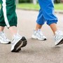 Camminare protegge il cuore e il cervello, non servono 10mila passi al giorno: lo studio