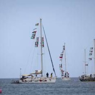 Flotilla, trasferiti a Bengasi i due attivisti italiani: trattati come possibili clandestini Flotilla, trasferiti a Bengasi i due attivisti italiani: trattati come possibili clandestini