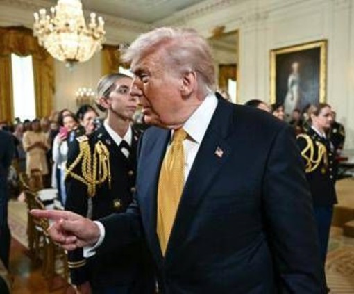 Iran-Usa, Trump: "Accordo vicino". Teheran: "Pronti a respingere attacco" Iran-Usa, Trump: "Accordo vicino". Teheran: "Pronti a respingere attacco"