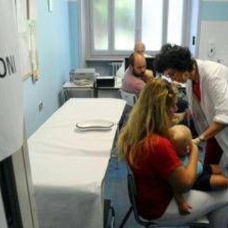 Tumori, nelle Marche 11mila casi l'anno, Aiom 'ogni paziente si sottoponga a 5 vaccinazioni' Tumori, nelle Marche 11mila casi l'anno, Aiom 'ogni paziente si sottoponga a 5 vaccinazioni'