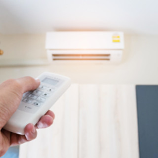 Quanto costa dormire con il condizionatore acceso? La verità dell'esperto Quanto costa dormire con il condizionatore acceso? La verità dell'esperto